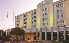 Doubletree by Hilton Pittsburgh Airport